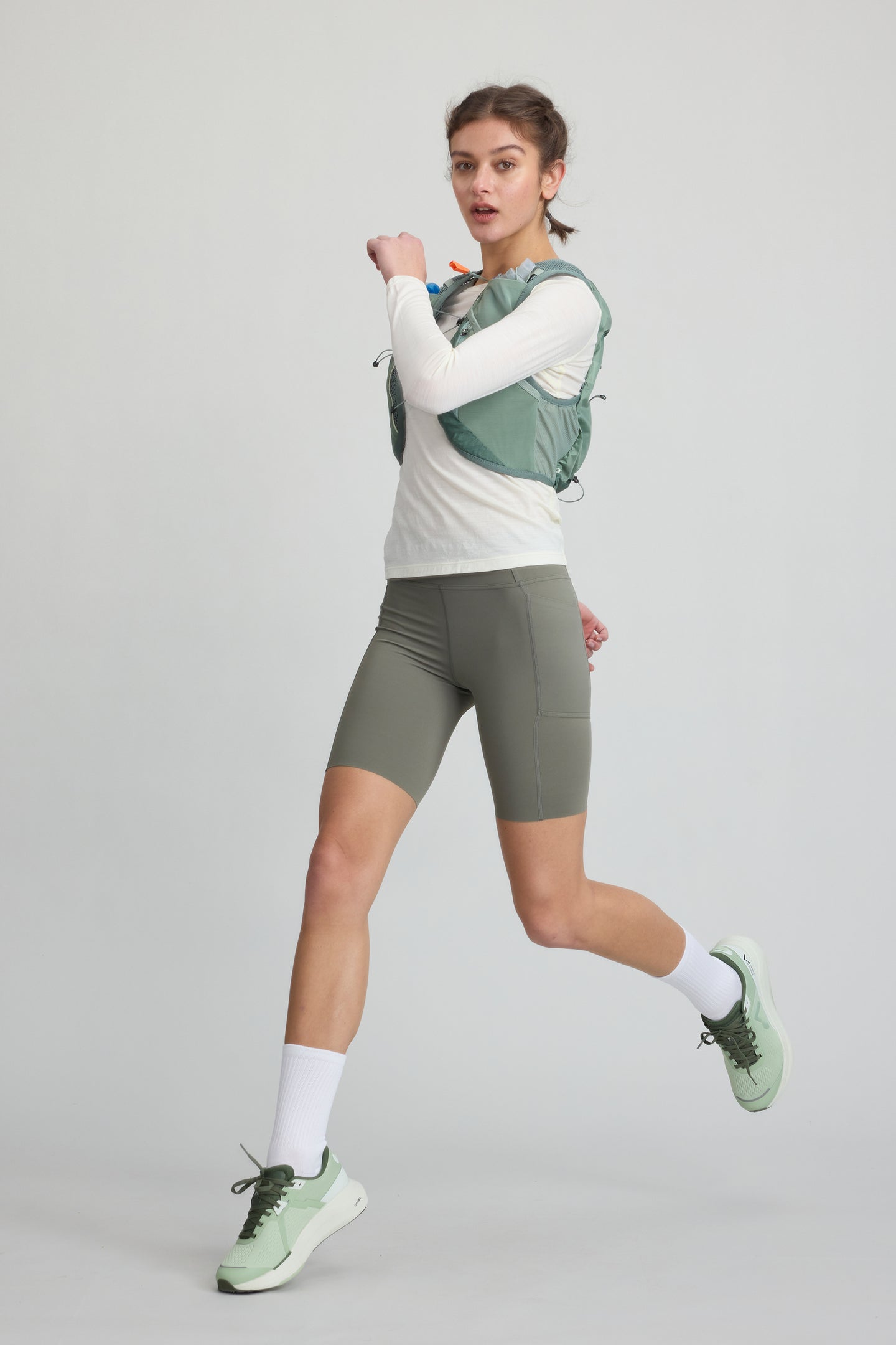 Women's 8" shorts